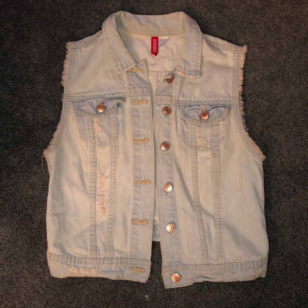Sleeveless jean vest